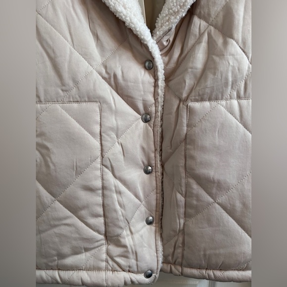 ⭐️HOST PICK⭐️BLANK NYC Warm Hearts Quilted Faux Shearling Coat Lt Beige L✨NWT✨ - Picture 7 of 15